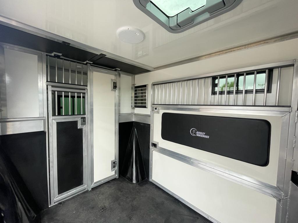 Jennie Candlish Racing QuigleyHorseBoxes