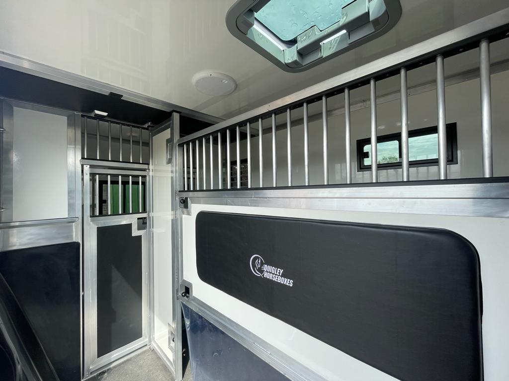 Jennie Candlish Racing QuigleyHorseBoxes